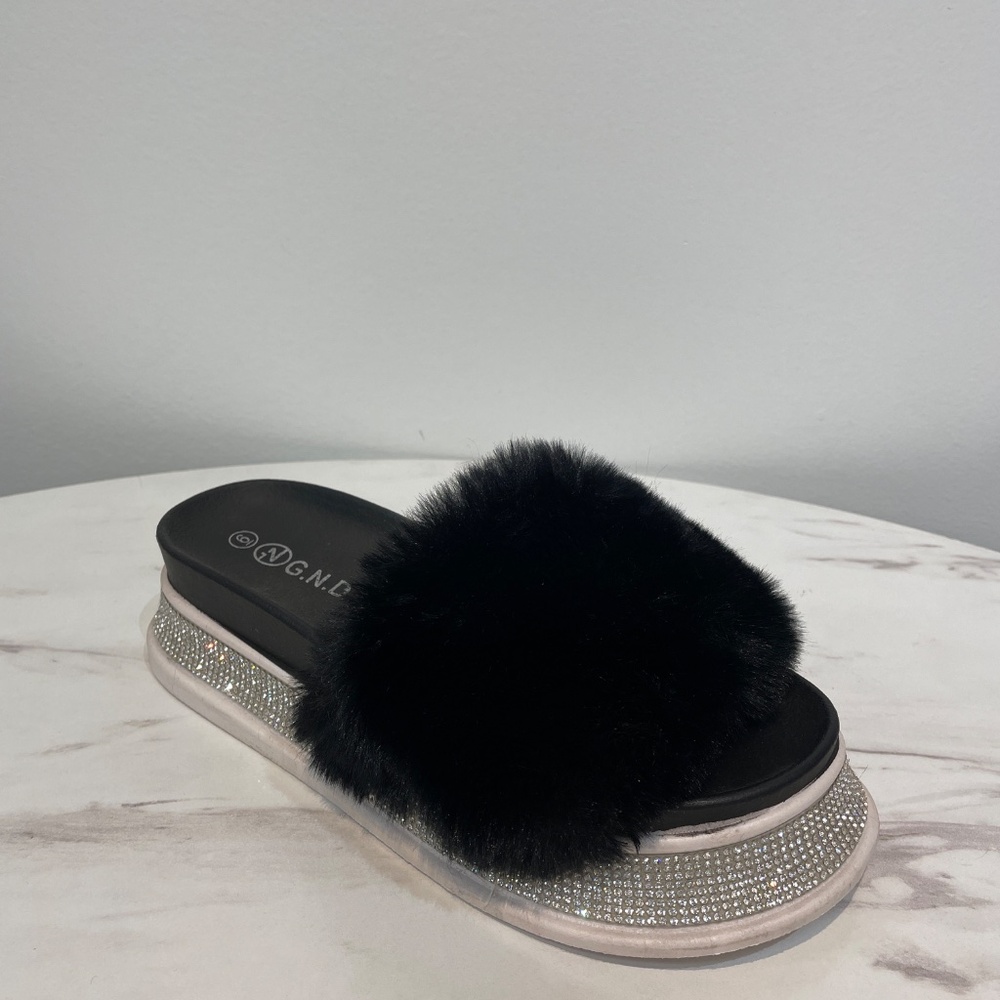 PLATFORM WITH STONE  FUR SLIPPERS ds29